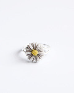 Tiny Daisy Ring Grey